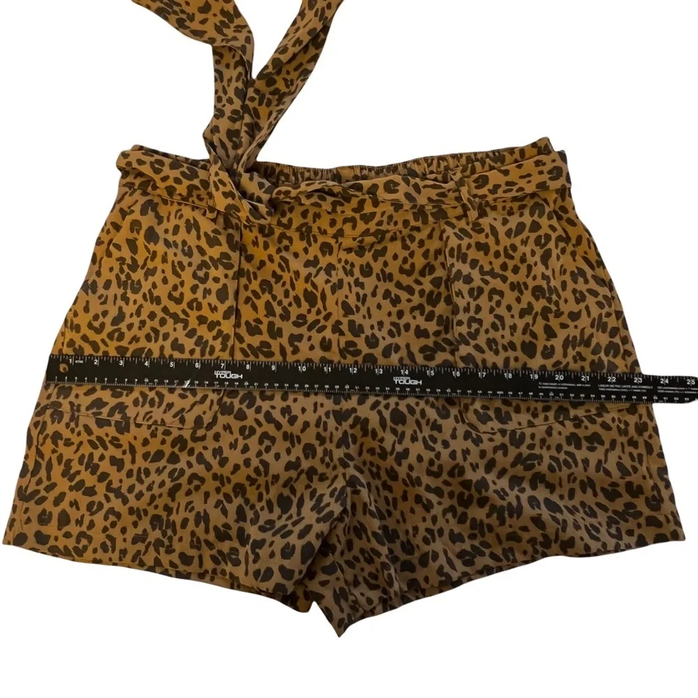 A New Day Woman’s Extra Large Leopard Print Shorts w/Matching Belt